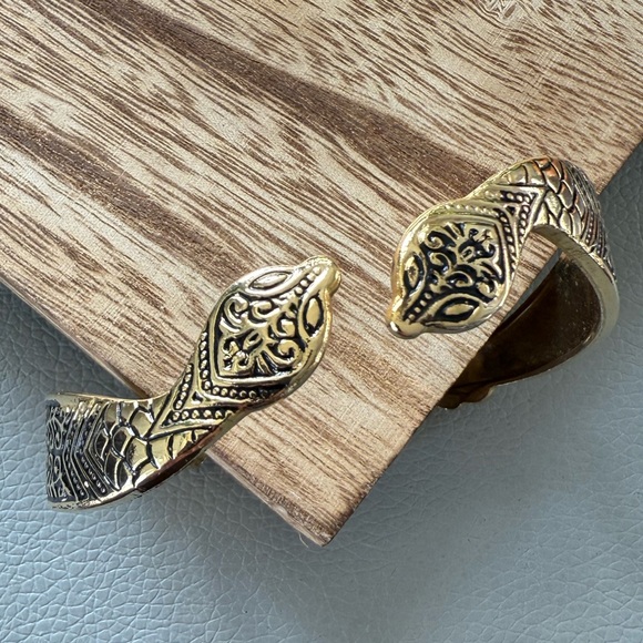 Snake Brass Tone Hinge Bracelet Etched Black - Picture 1 of 11